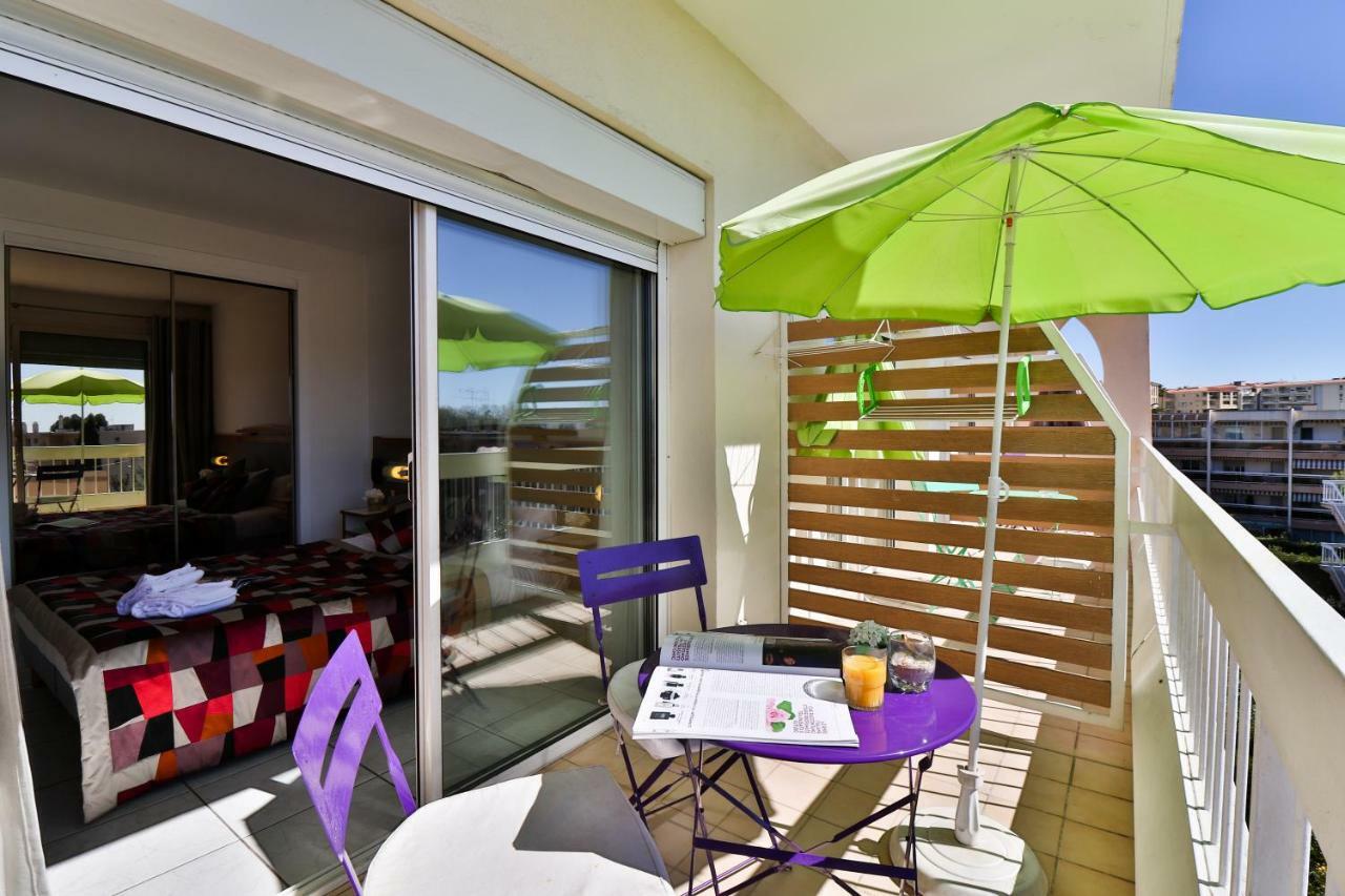 Hotel Restaurant De La Mer Golfe-Juan Bagian luar foto